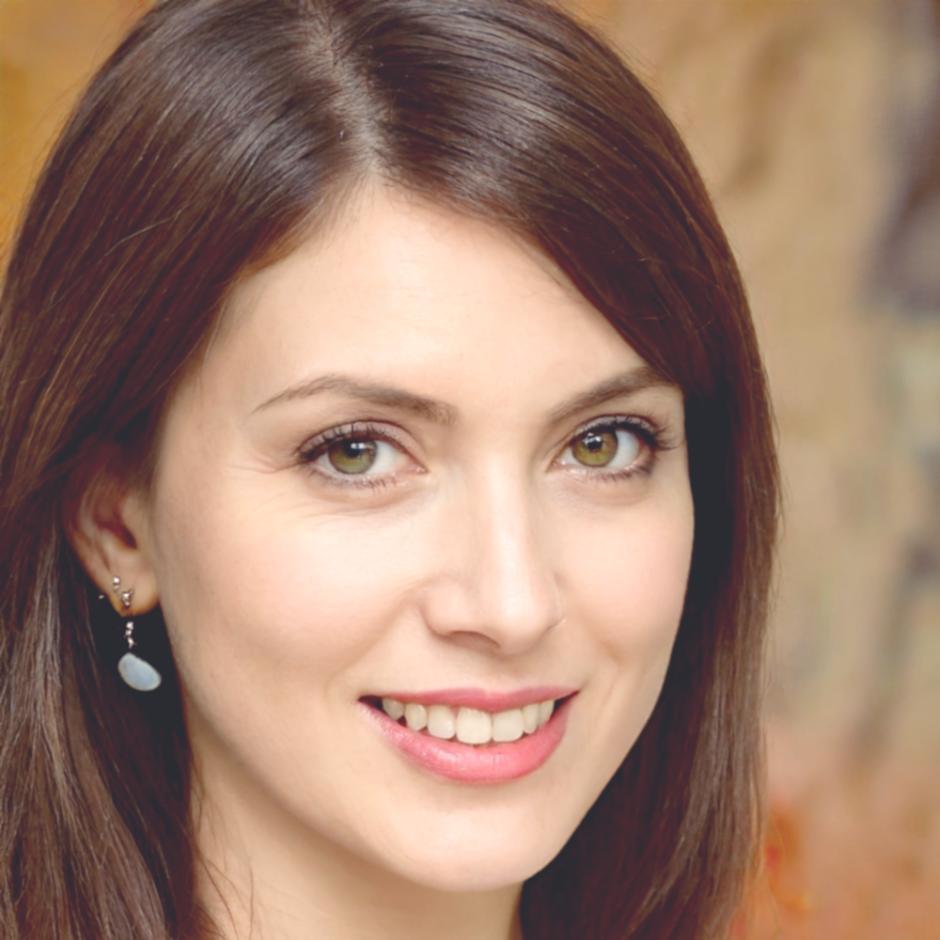 Retrato profesional de Esperanza Molina